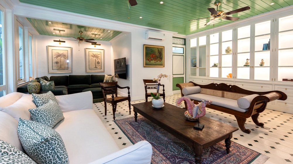 Elite Havens - Villa 1880 - Bali 5-Bedroom Fully Staffed Contemporary-Colonial Villa - Indonesia - Living room